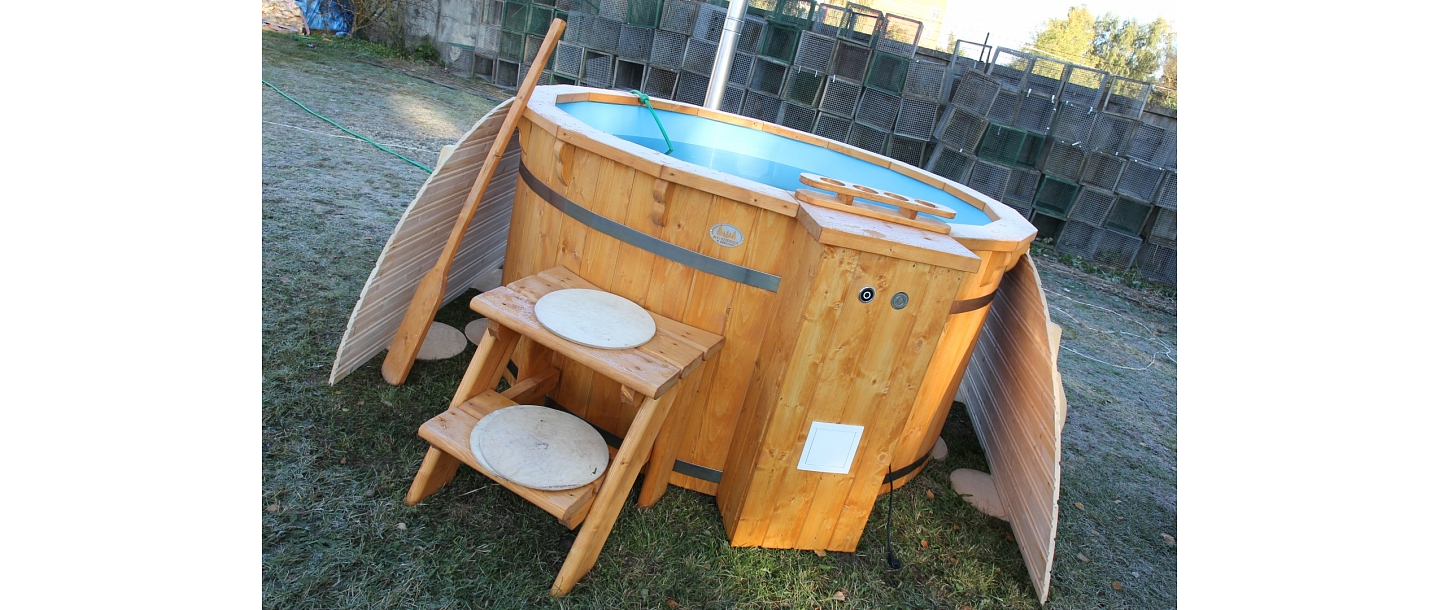 Wooden tub