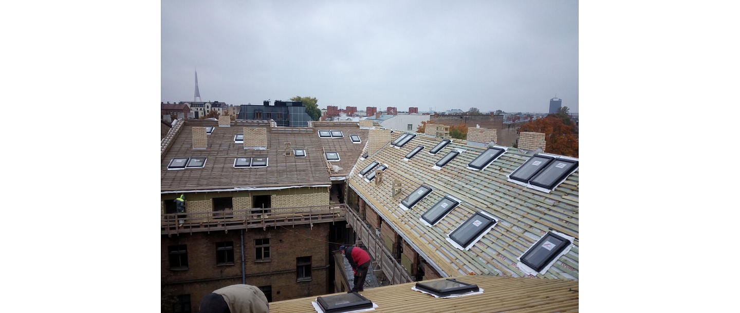 Roof structure assembly