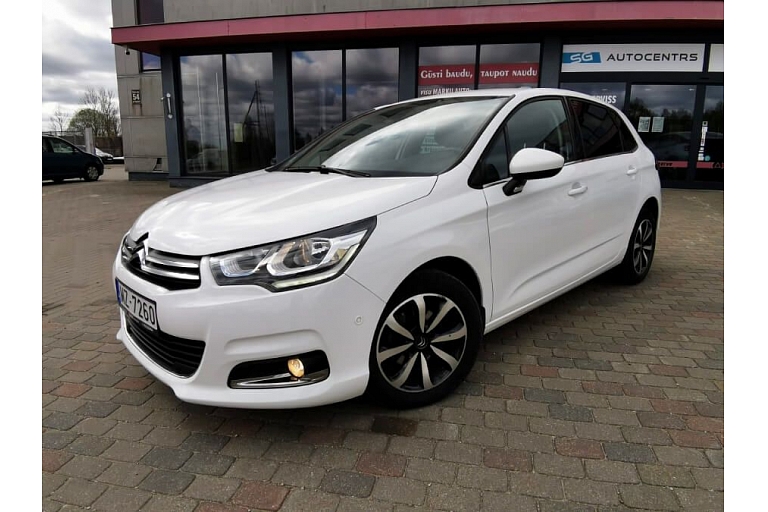 Citroën C4 white, hatchback, fuel: Diesel