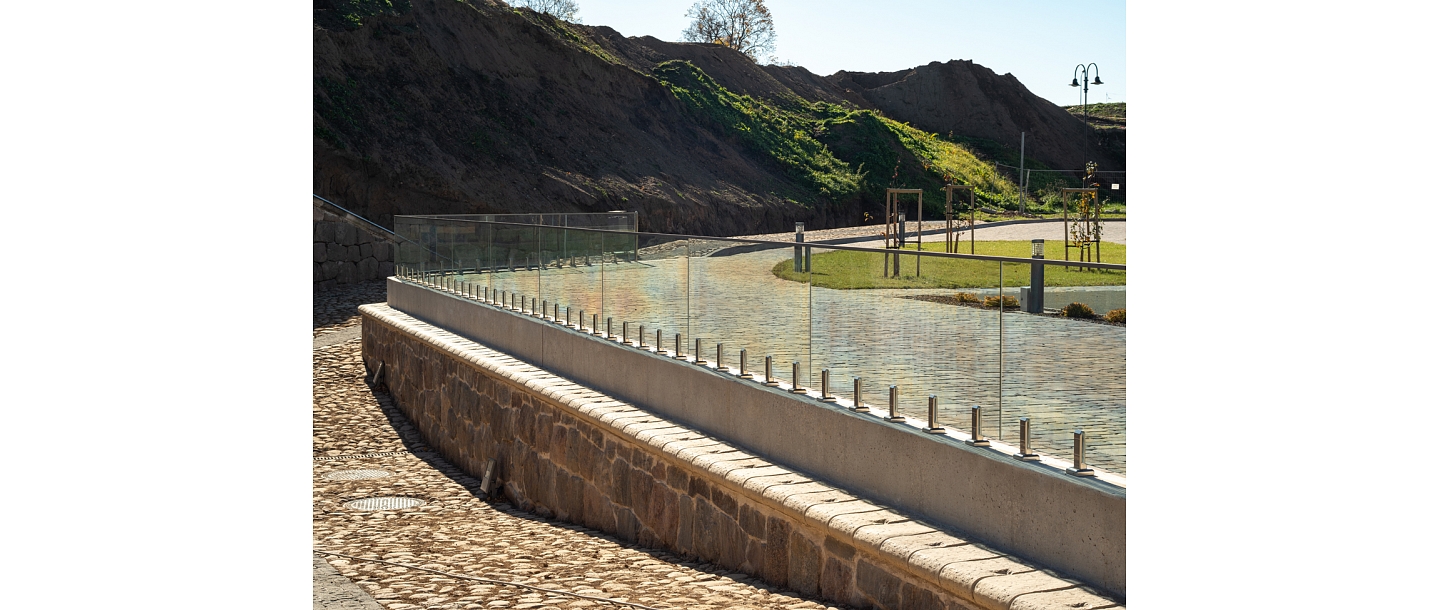 stikla stiprinājumi