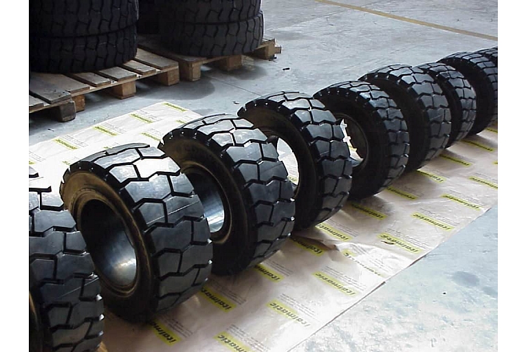 Industriālās riepas