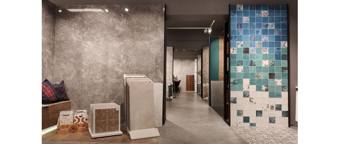 Salon exposition, Tile interiors