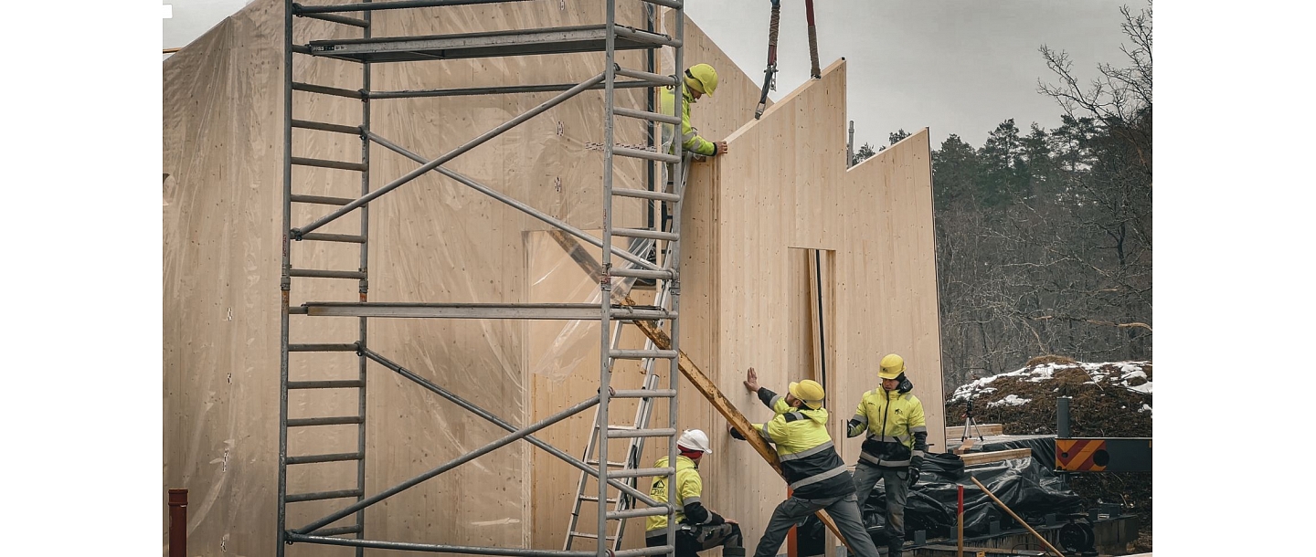 Construction of CLT buildings