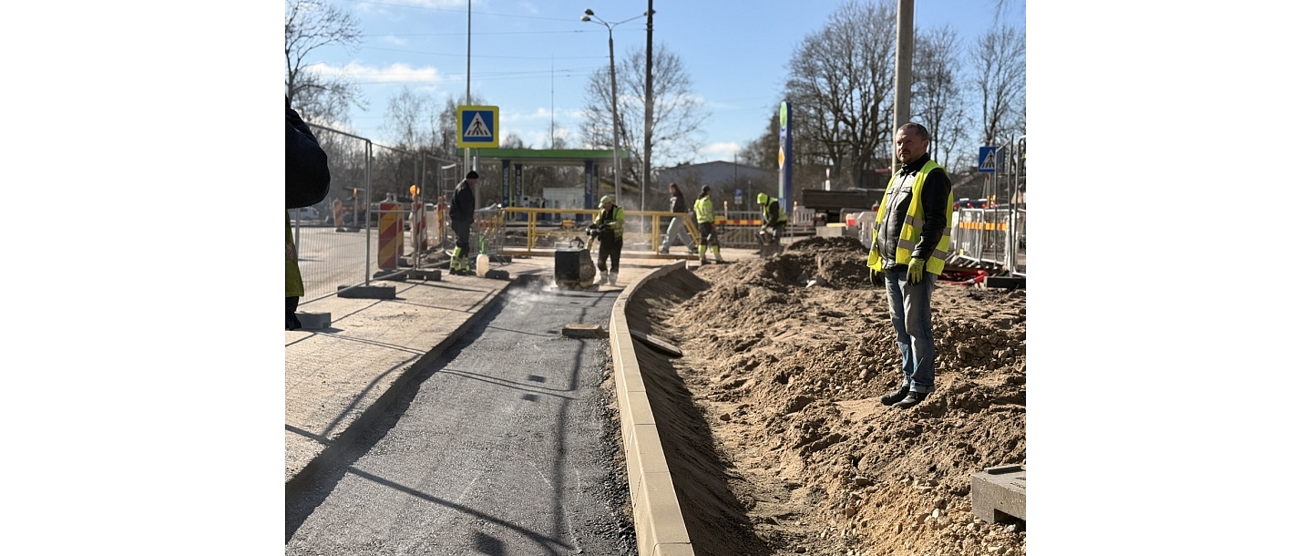 Resurfacing after construction of underground utilities( fracture repair)