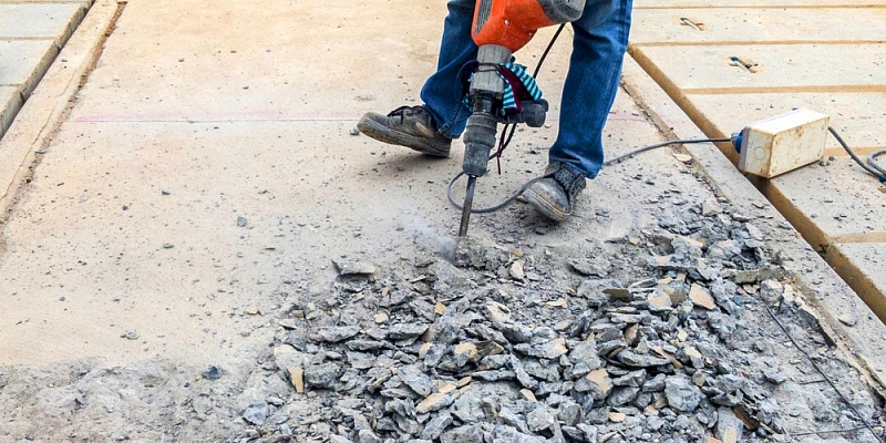 Concrete floor dismantling