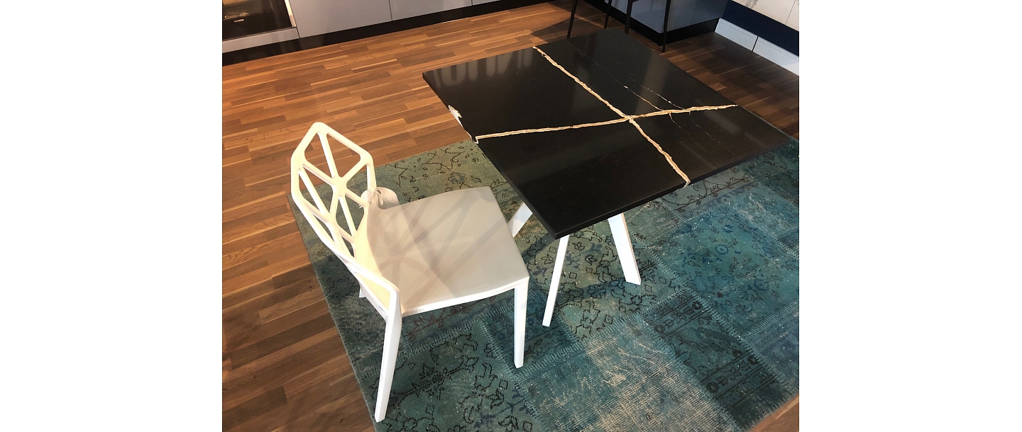Silestone Eternal Noir table