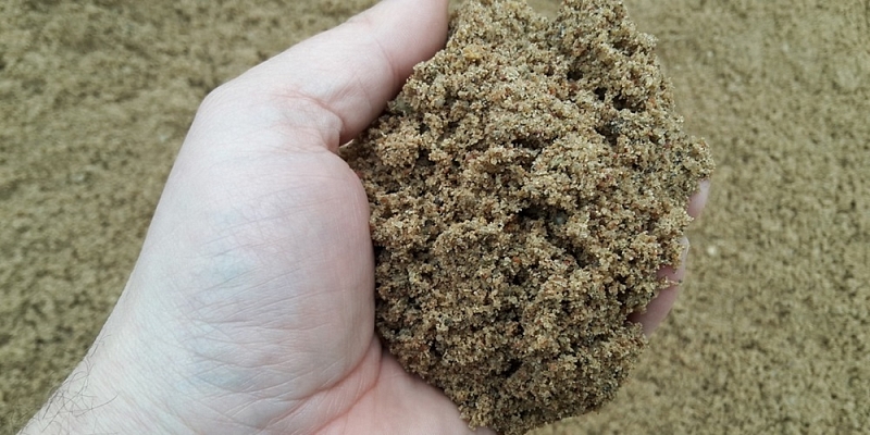 Šķembas un smiltis