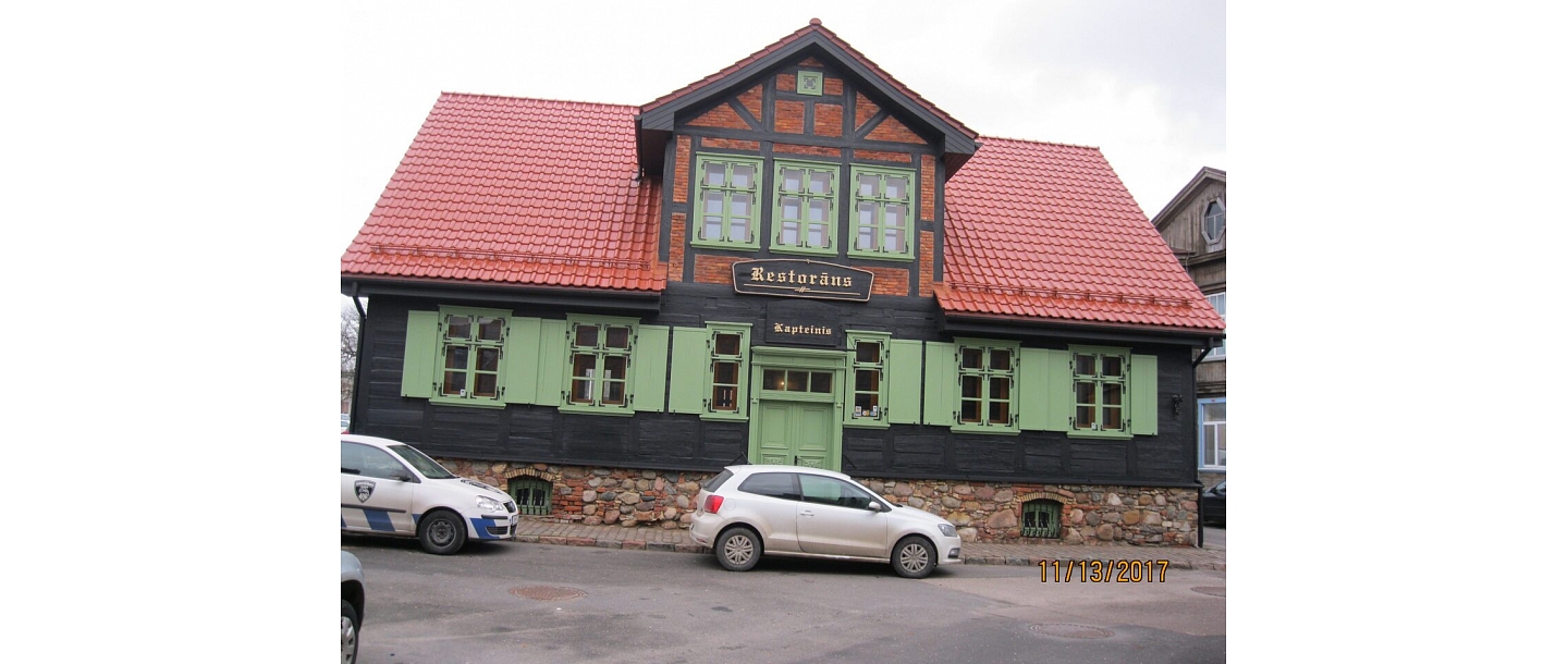 Atjaunota kafejnīcas fasāde