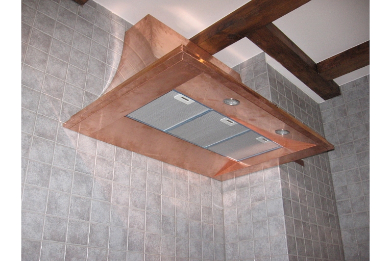 Installing a cooker hood