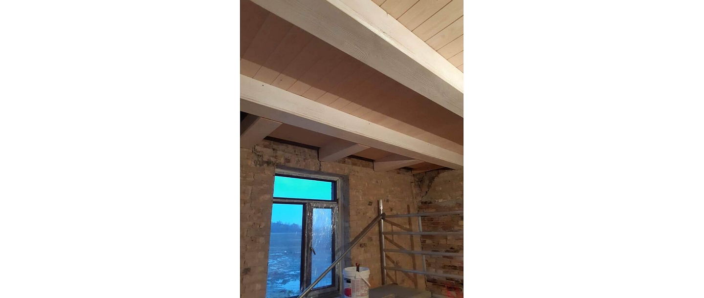 Ceiling reconstruction in a house