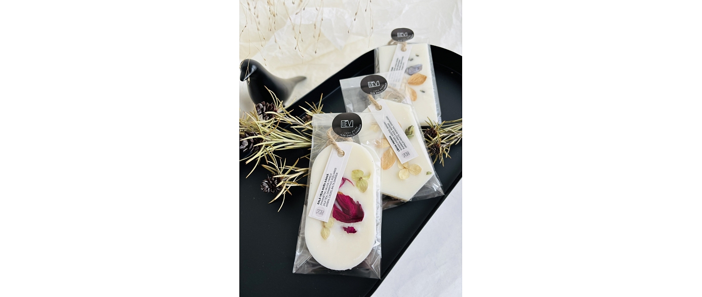 Soy wax, dry perfume