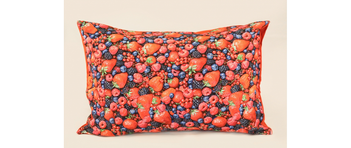 Pillowcase 50x70 knitwear, strawberries, various fruits