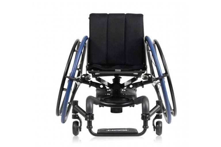 Sporta ratiņkrēsls.