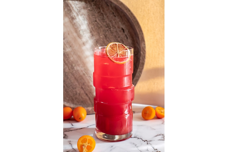 Summer Spritz- atsvaidzinošs kokteilis ar citrusīgu vieglumu un vasaras dzirksti
