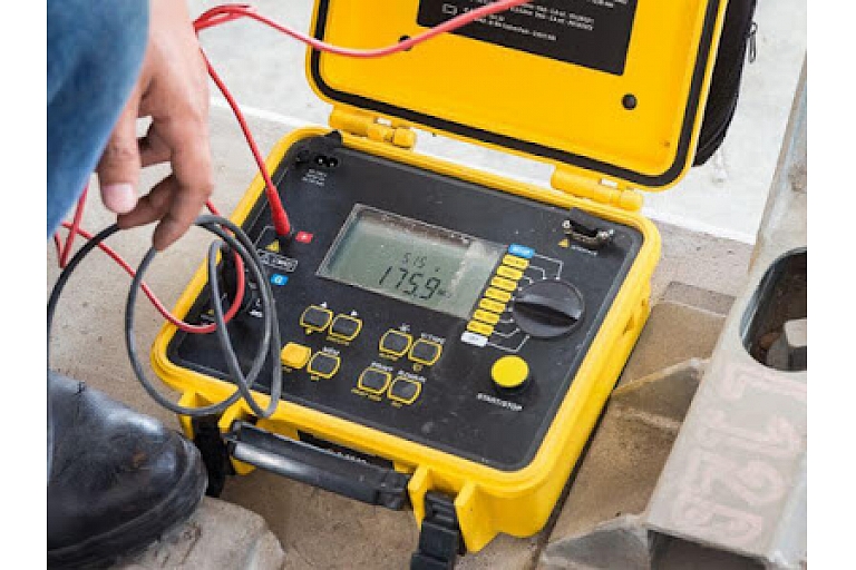 Sungaila S, chimney sweeper