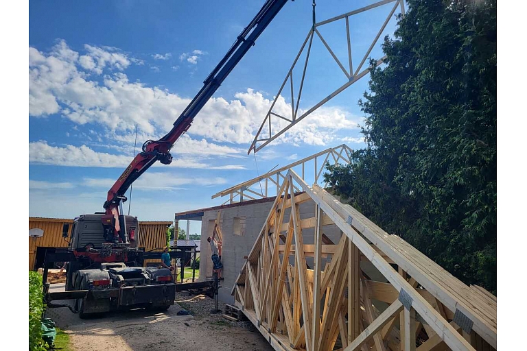 Процесс сборки деревянных ферм