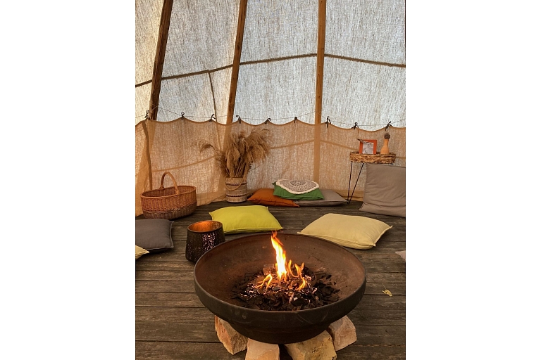 Tipi tent