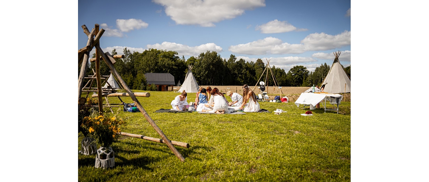 Tipi village Nomadic Homes