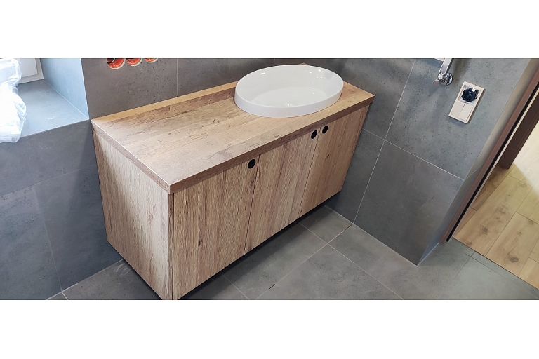 Bathroom sink