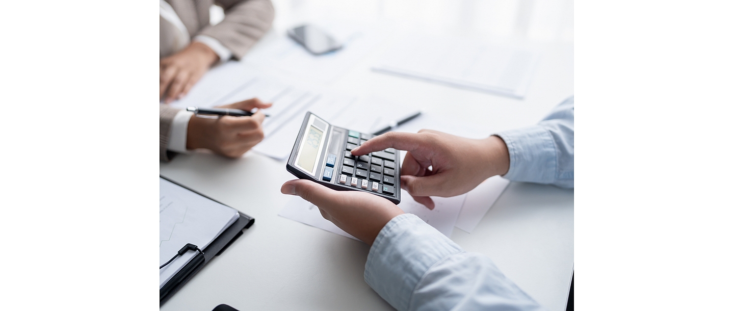 VD Accounting, SIA ensures thorough calculations and document control in daily accounting processes.