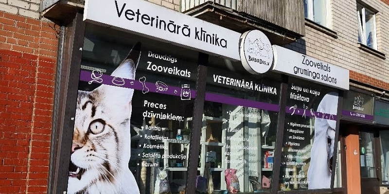 Veterinary clinic and grooming salon