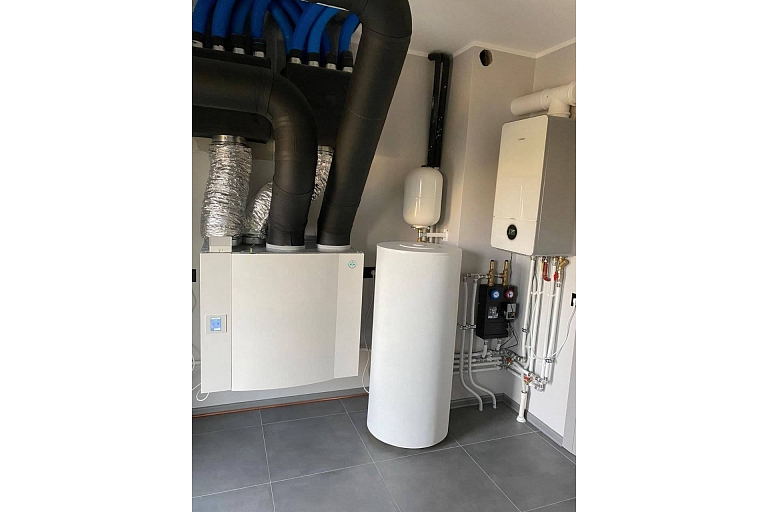 Ventilation systems for houses