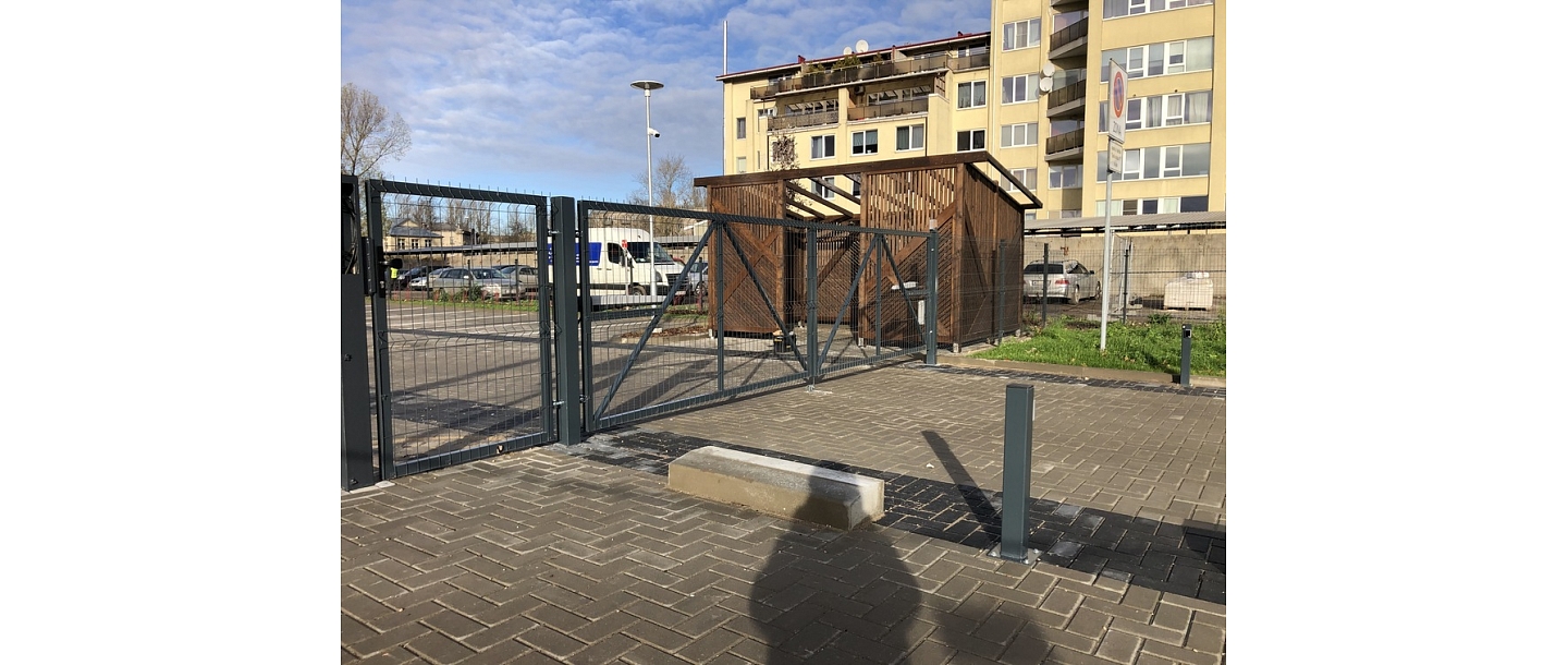 Swing gates for multi-family houses