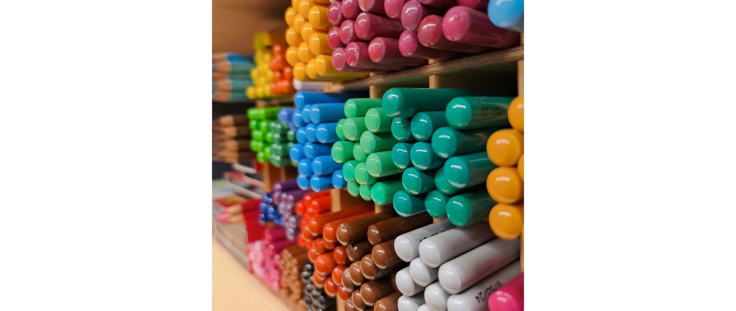 profesionāli zīmēšanas piederumi no Vilhelms.