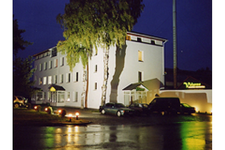 Viesnīca naktsmājas lēta viesnīca viesu nams Valmiera Valmierā. Vidzemes viesnīca