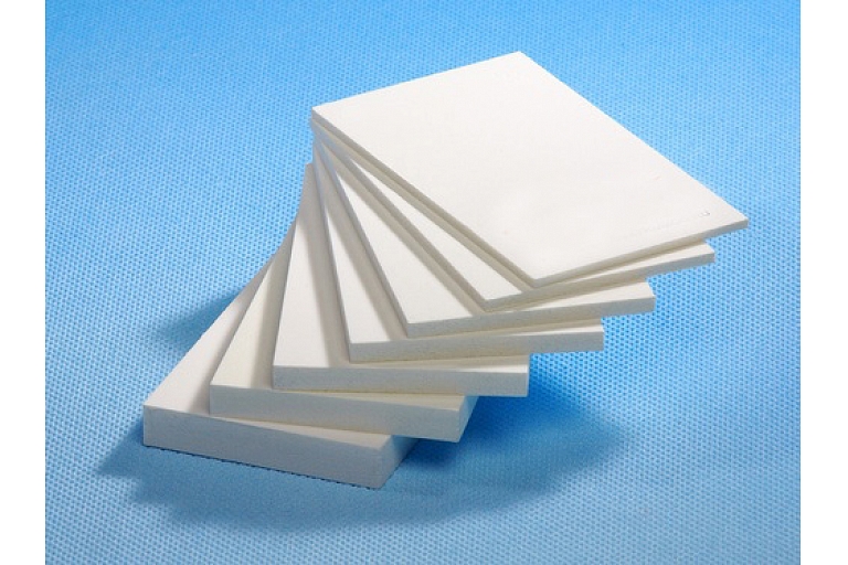 Trade in plastic and rubber materials