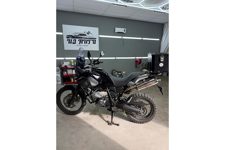 Motorcycle detailing