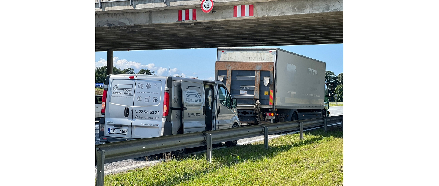 palīdzība uz ceļa kravas automašīnām