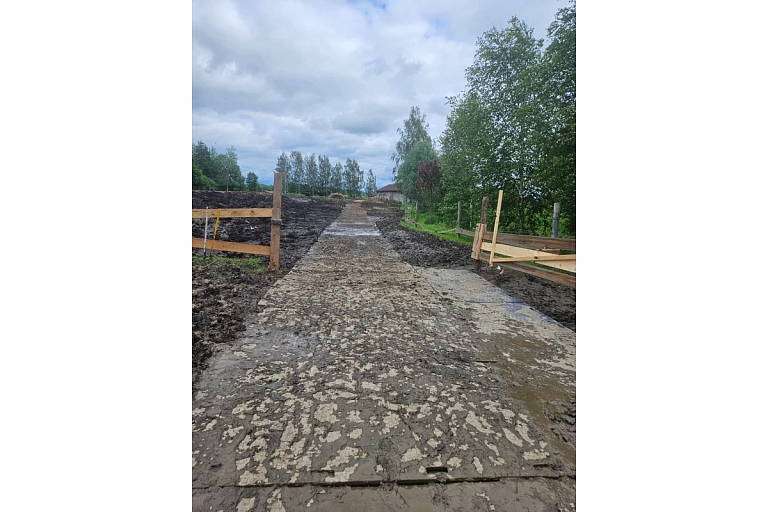Temporary pedestrian path