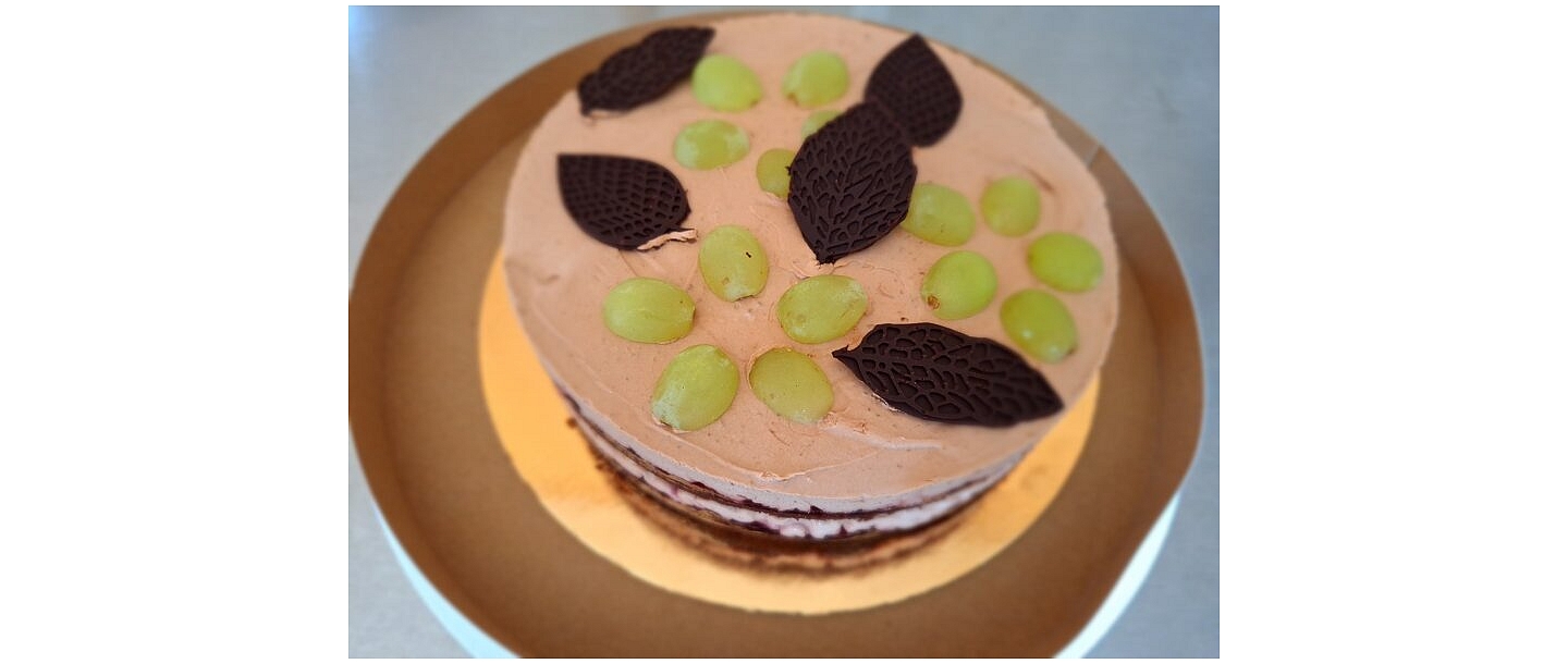 Gluten-free vegan chocolate mousse cake "Summer dream"