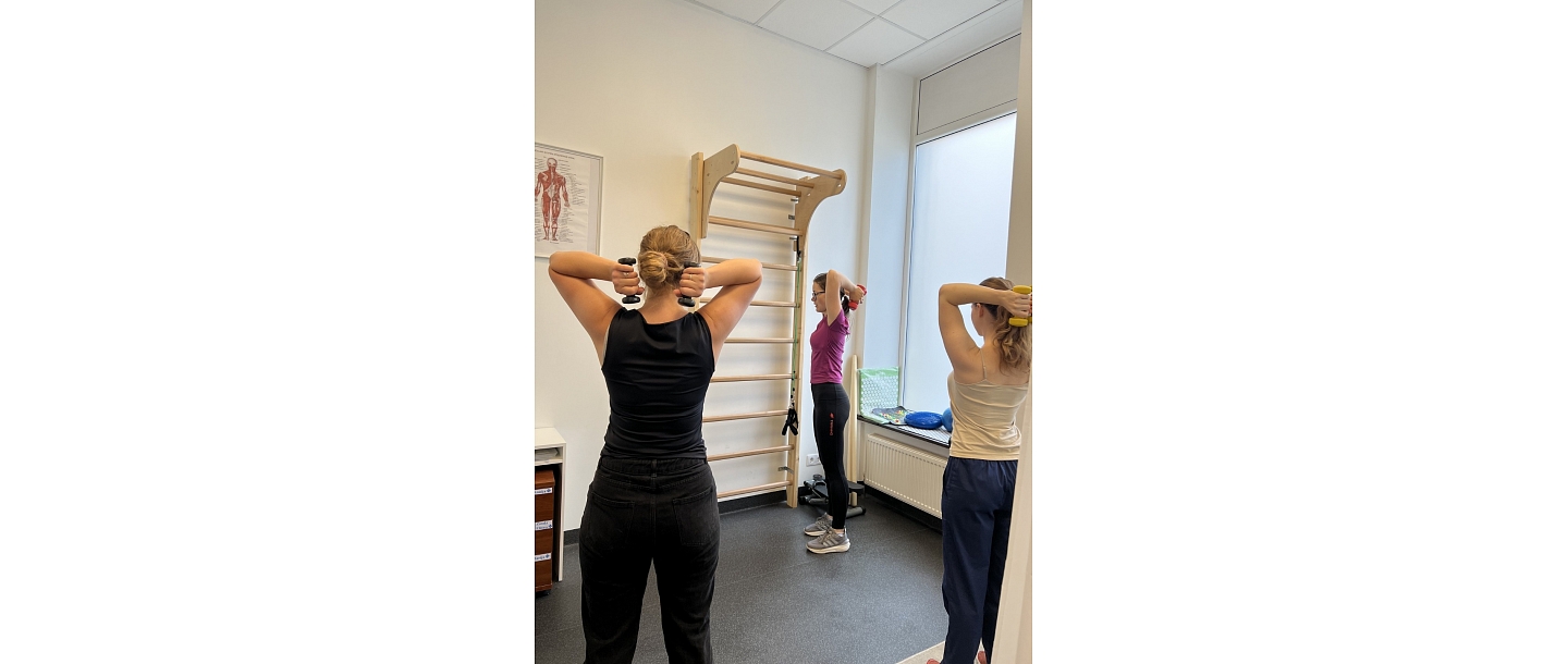 Our physiotherapy classes are suitable for both prevention and, both for therapeutic exercises after diagnosis!