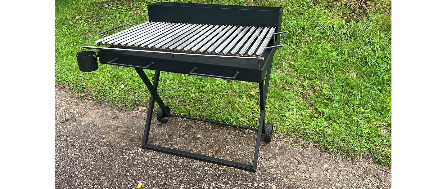 Grils uz ritentiņiem