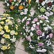 Траурные венки и цветочные композиции