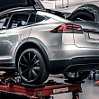 TESLA REMONTS UN SERVISS