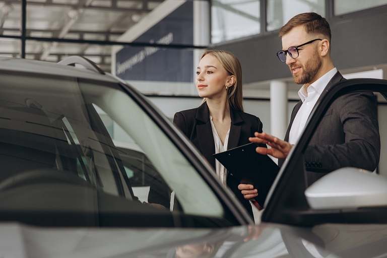 Foto: Auto vērtēšana; autors: https://www.shutterstock.com/g/Anatoliy+Cherkas